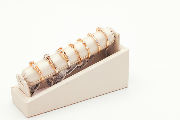 8D3A8494