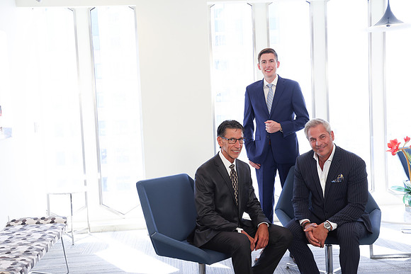8D3A7701
